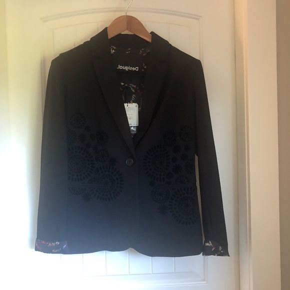 NWT Desigual Beautiful Embroidered Blazer! - Picture 2 of 13